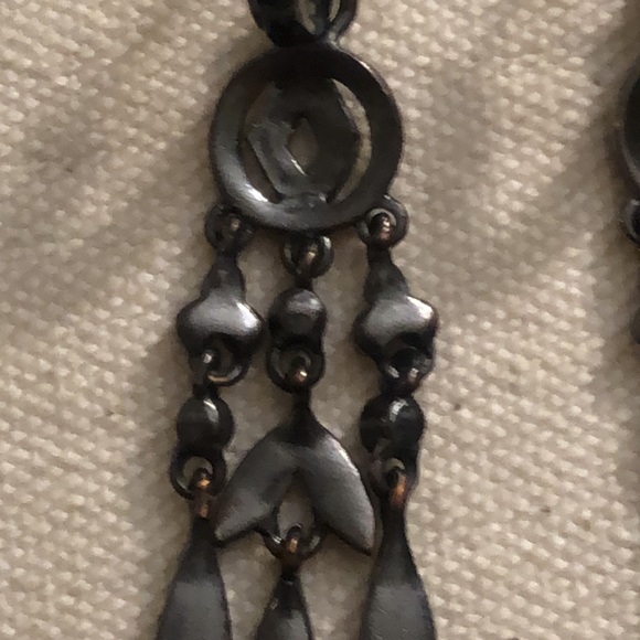 Black and Gray Vintage Monet Dangly Earrings. Has a goth Victorian vibe. 🖤 - Picture 12 of 16